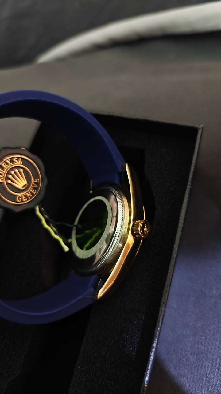 ساعه رولكس كوبي ماستر
اخر قطعه 35 مع توصيل قفل 
الحجز خاص


**إذا كنت صاحب هذا الإعلان وتريد حذفه لأي سبب، رجاءا أرسل رسالة إلى الدعم الفني**