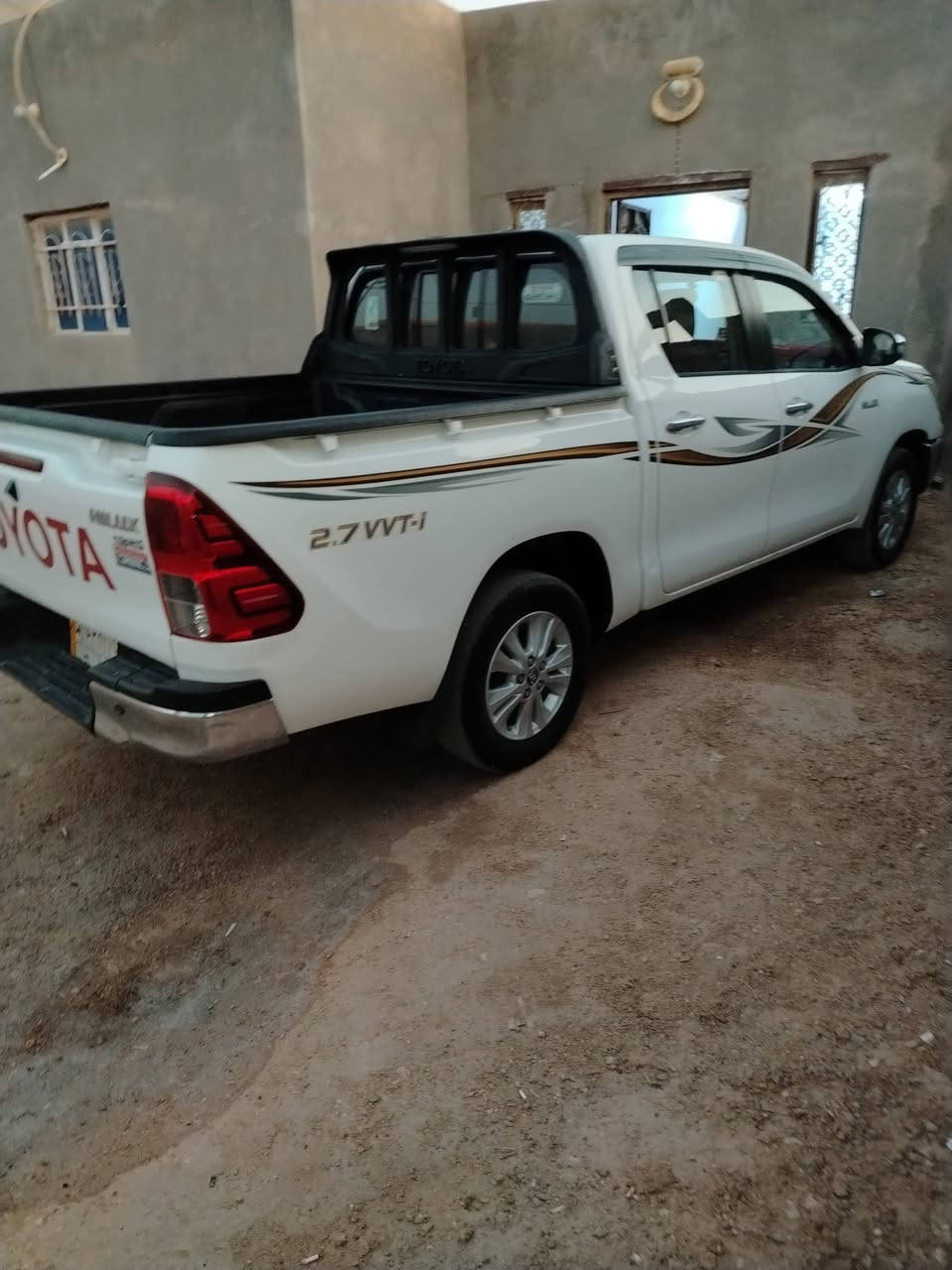 سلام عليكم فلاونزه 2017 كويتي وتماتيك رقم بصره سياره مكفوله عده بارد بل جاملق اليسر بس مكان السماوه السعر ٢٣٠وبيه مجال ***********
