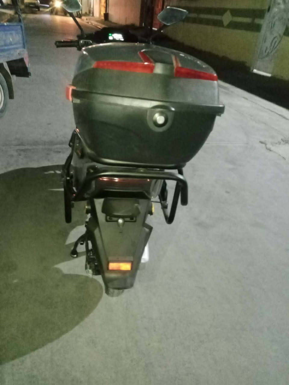 السلام عليكم ماطور شحن للبيع ست بطاريات 2025 نظيف السعر 550 بمجال قليل كركوك حي العسكري يا موقف الكوسترات 😘***********
