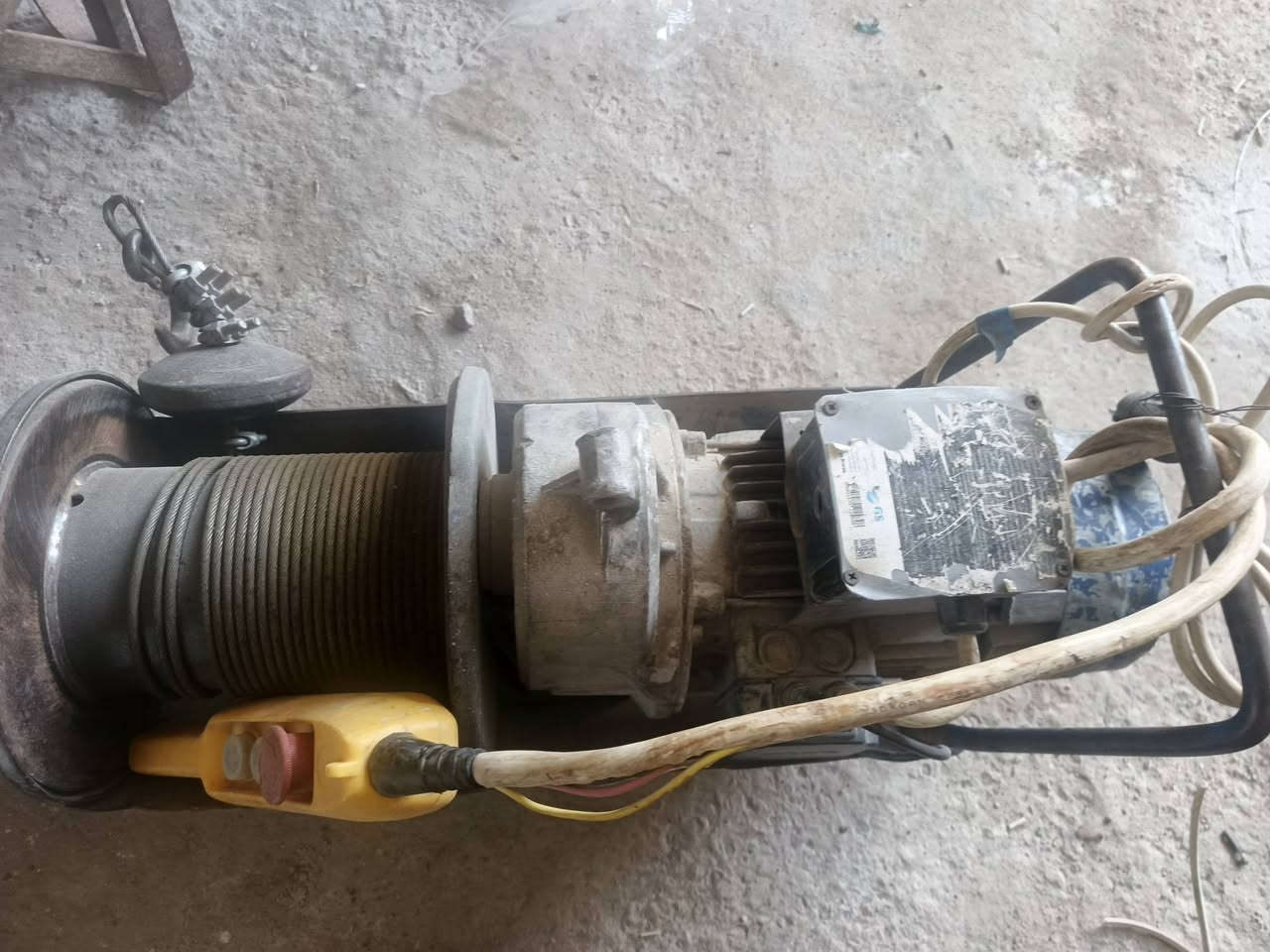 شباب سلام عليكم ونج لبيع كامل طيك ونج لشغل كبل يعني حته براغي وياه لشراي خابرني وانه  ***********
