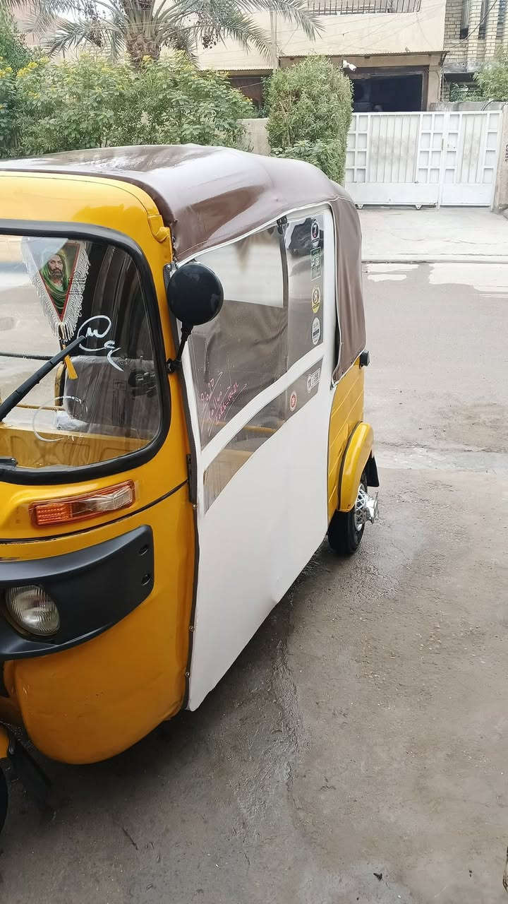 ا لسلام عليكم للبيع باجاج موديل 2019 بيها رشات صبغ  مع الدوس معمره وجاهزه رقم وسنويه مكاني بغداد شرطه الخامسه السعر 6و100 
***********
