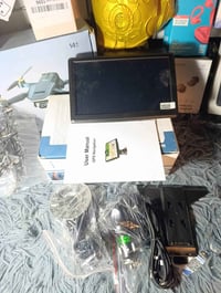 شاشة سيارة • جديدة • ملحقات كاملة