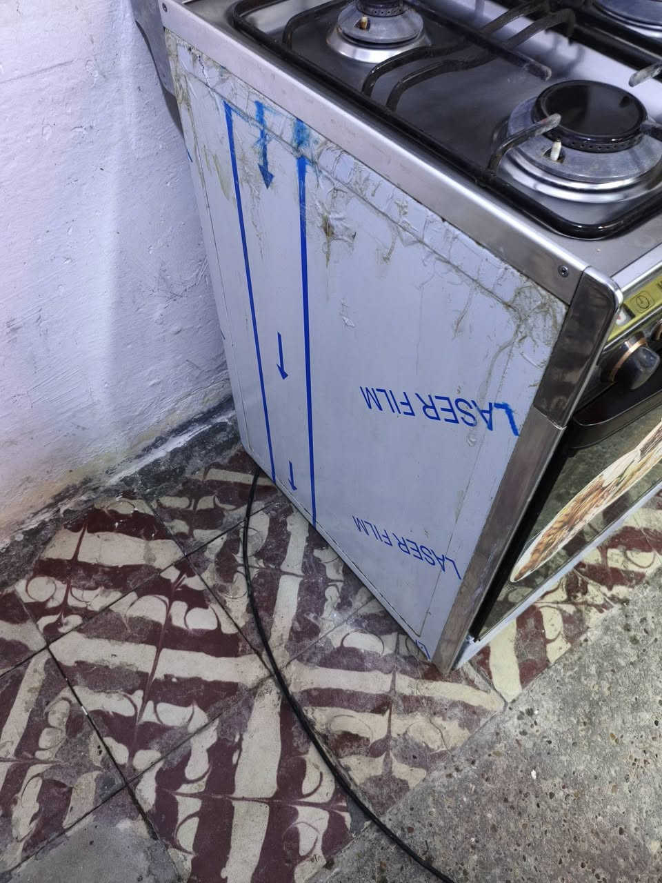 وين يدور جديد 
طباخ كريازي مستعمل قليل مصري باب اول اخو الجديد كل شغال 
مكاني الحله مركز مدينه.
رقم *********** استفسار اتصال او واتساب ..
