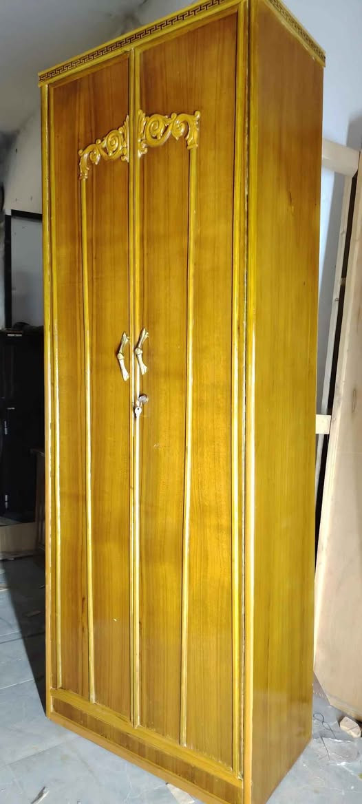 غرفة اخشاب صاج ٤ابواب كل باب وحده الظهر جرجوبة الارتفاع مترين و٢٠ والعرض مترين ونص السعر ٥٠٠ مكاني بغداد الشعلة هاتف *********** وبيه واتساب موجود توصيل بكروة بغداد فقط بغداد, العراق
