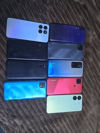 شباب، 9 أجهزة مستعملة مغير شاشاتهن بس. للتواصل، يرجى الاتصال على الرقم...