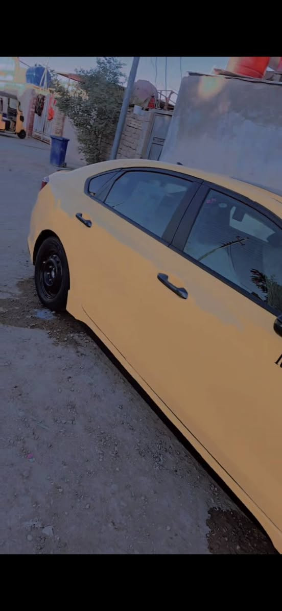 سلام عليكم  
كيا فورتي 2021#للبيع
حادث مال امريكا بارد بنيد وجاملغ امامي والخلفي بس بارد بدون تبديل سياره ليبل واحد
فول مواصفات
بصمه فتحه محرك 1600
دوشمه غرفه كامله جديده
منضومة زنون 
سياره بسمي تحويل ثاني يوم رقم بغداد مشروع وطني

وبيه مجال حك الجيه
تواصل:***********
