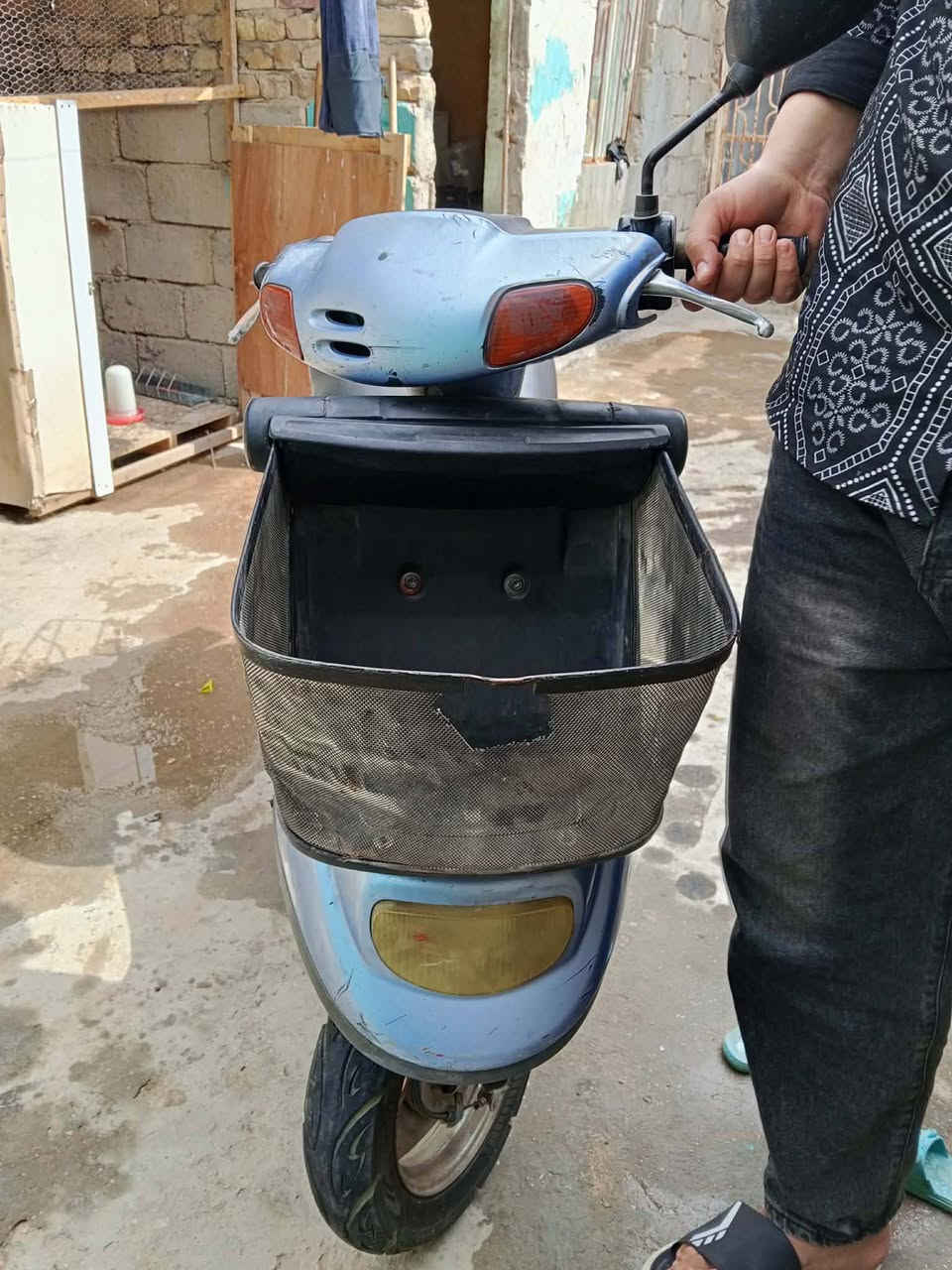 دراجه للبيع السعر ب180وببه مجال المكان كربلاء حي العامل الرقم والستفسار***********..
