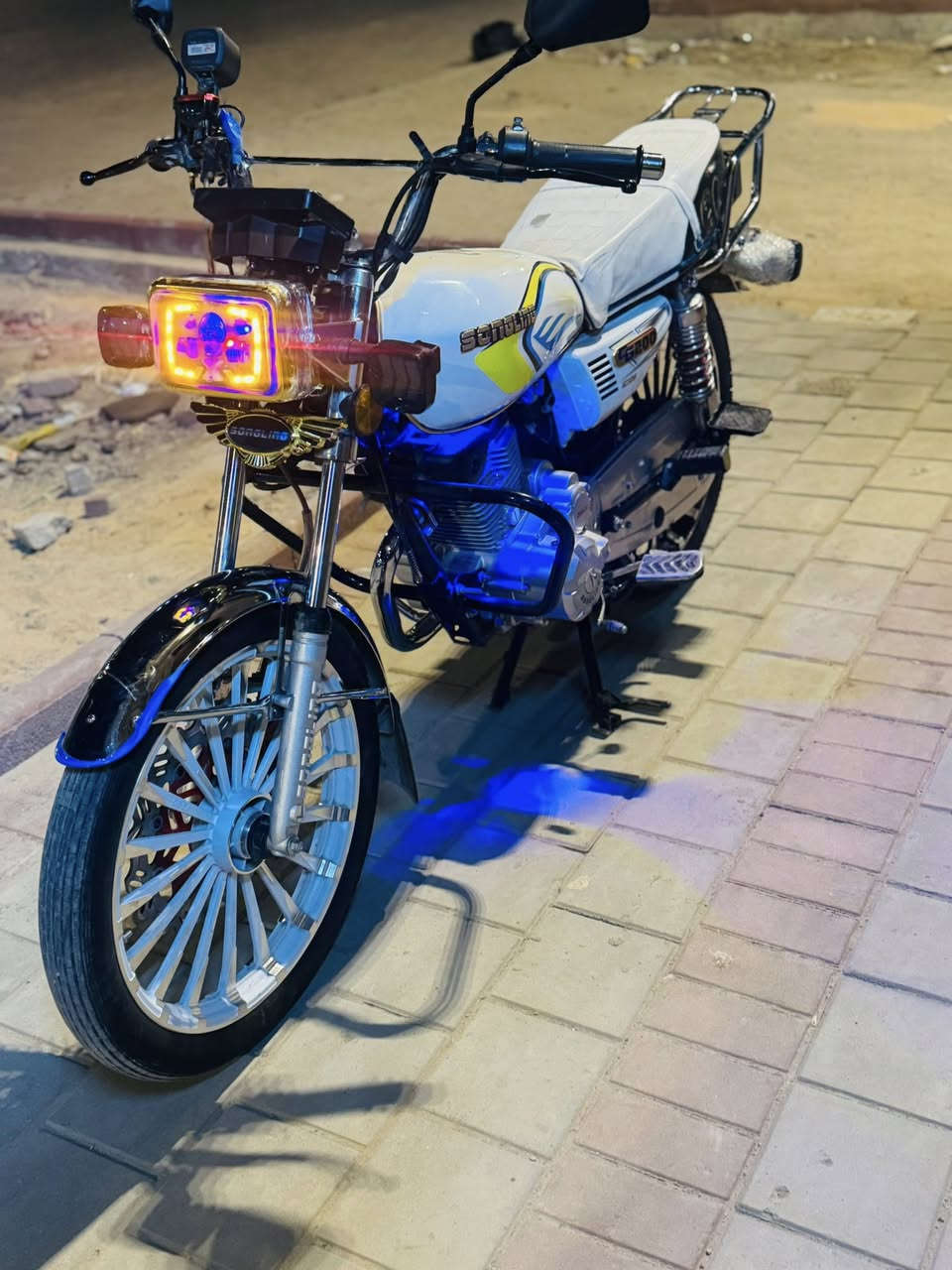 دراجهً سونك مديل 25 دراجهً مكينه 200سيسيي  5كير دراجه اكفلك المكينه تجي تاخذه من باب بيتي دراجه مجنبزه حلوهه تحتوي على مسجل أسنان تصوير استان حمايه درع نشره  تخبل مكاني بغداد مدينه الصدر السعر 750وبيهً مجال اتصل بخدمتك وتسابً موجود***********
