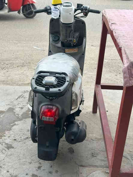 السلام وعليكم بوليس نوزل لبيع باتري جديد كهربائيات كله شغاله دراجه تخبل معدل وشلعه فقط كفرات تجاريه نضيفات  ولباقه كفاله مكان الكماليه السعر 675 بيه مجال شي قليل
***********
