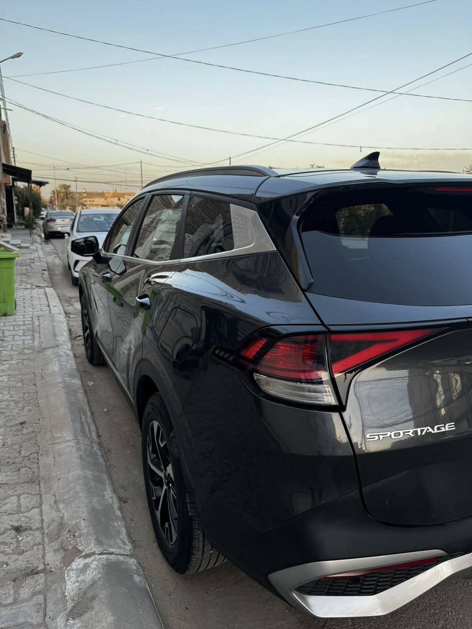 السلام عليكم
سبورتج فيلي 2024 للبيع رقمها كربلا
 السيارة فول اوبشن عدا البانوراما مواصفاتها
بصمة وتشغيل عن بعد
شاشة جبيرة متصلة
كشنات جلد وكهرباء
رادار امامي وخلفي
لايت ابيض
فور ويل 
محرك ٢٥٠٠
اوتو ستوب
اوتو هولد
تدفئة كشنات
حساسات
سيارة جديدة صدر وتايرات جديدة بلعافية عل الياخذها ماشية  37 الف حادثها خفيف جاملغ وبنيد فقط صور الحادث بلمنشور 
عارضها 205 وبيها مجال بسيط

0781 999 9709
