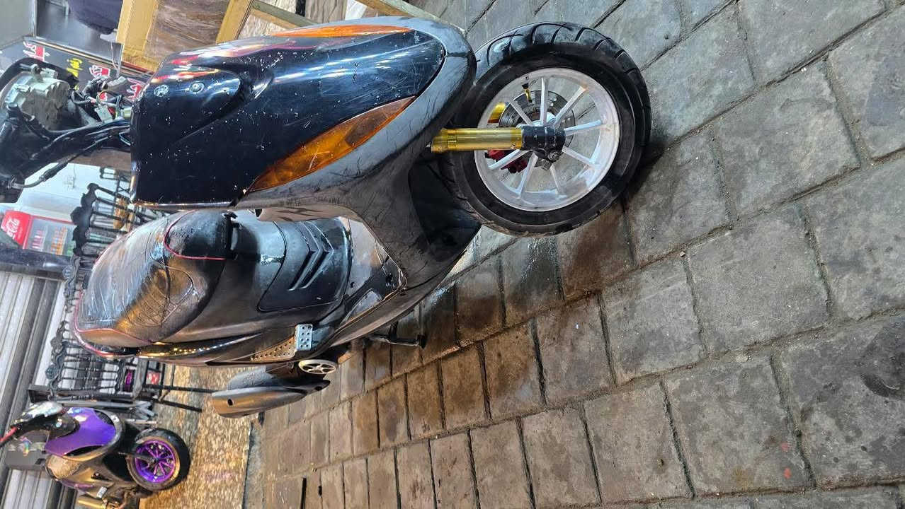 سلام عليكم عدله نضيفه دراجه و ناعمه و ملحه تزويد خفيف البيع سعر ٥٠٠ وبيه مجال قليل حك جيه مكان بغداد لامين ثانيه شارع نواب رقم *********** الكصه موجوده تفاصيل خاص
