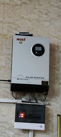 انفيرتر 3ونص كيلو واط 4بطاريات  السعر مليون 07811497952