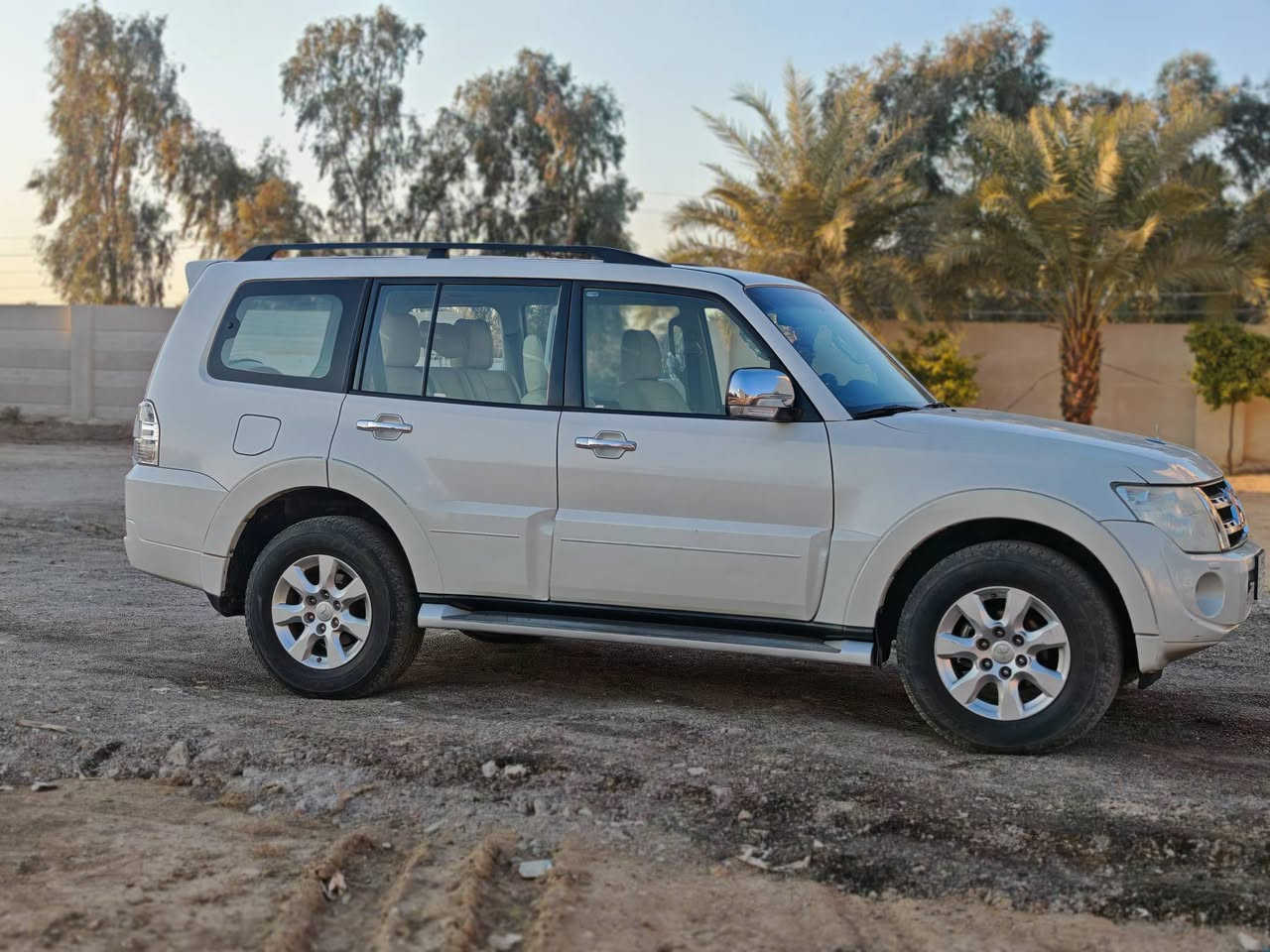 باجيرو 2014 حبتور لون صدفي
فول مواصفات الحبتور اعلى فئة بالباجيرو  
رقم بغداد باسمي تحويل ثاني يوم
سياره كفاله عامة
المواصفات:
فتحه طكتين 
داخل جلد 
كشنات  كهرباء 2
دمامات حبتور 
علامه حبتور 
دبل تحكم ستيرن 3
ويل 17 
لايت هيلوجين اصفر اصلي
زراك لايت 
بكلايت ضبابي
داخل صاج 
ستيرن صاج
7راكب 
فوريل 
مري شفط 
ثلاجة بل جكمجه
قرص جنجر 6 اقرص 
8 ايرباك 
محرك 3500/6
حساس خلفي 
كامرة
اشاير بل مري 
مكان السيارة بغداد
للاستفسار *********** او تساب 

السعر: 200 ورقة وبيها مجال
