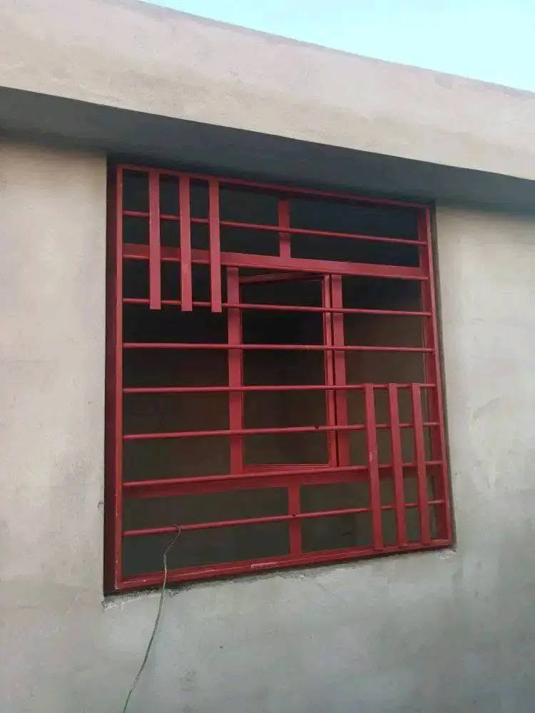 #🏛 هيكل سكني #للبيع 
 #طابو ملك #صرف 

📍 الموقع: حي البكر – (منطقة التجار، قريب جداً من سايدين التيتانيك وكاسر الأسعار)
🟨 المربع الذهبي – منطقة هادئة ومطلوبة للسكن.

📐 المساحة:
▪️ الواجهة: 7.25 متر
▪️ العمق: 15 متر

🏗 تفاصيل البناء:
🔸 الطابق الأول: كراج، مطبخ، استقبال، هول، غرفة نوم كبيرة، صحيات، مناور عدد 2
🔸 الطابق الثاني: 3 غرف نوم، هول صغير، صحيات

🧱 مواصفات إضافية:
تأسيس كهرباء نوعية ممتازة #لكلا الطابقين
تأسيس مجاري + دكتات + حمايات
تشريب كامل للبيت بـ الإسمنت للطابقين

لبخ السقف للواجهة والمناور

📝 الهيكل عليه قرار تمليك 2025 باسم صاحبه
 للاستفسار /مراسلة الصفحة 
اوالاتصال على الرقم التالي ⤵️
📞***********
