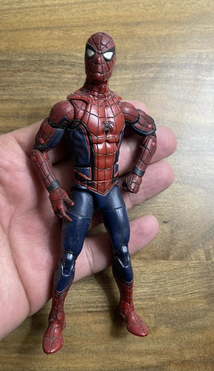 🚨متوفر للبيع🚨

سبايدرمان 

من شركة مارفل لجند 

قطعة مفصلية 

كلش حلوة

السعر فقط (١٠ الاف)

يتوفر توصيل 🚚 لجميع المحافظات


**إذا كنت صاحب هذا الإعلان وتريد حذفه لأي سبب، رجاءا أرسل رسالة إلى الدعم الفني**