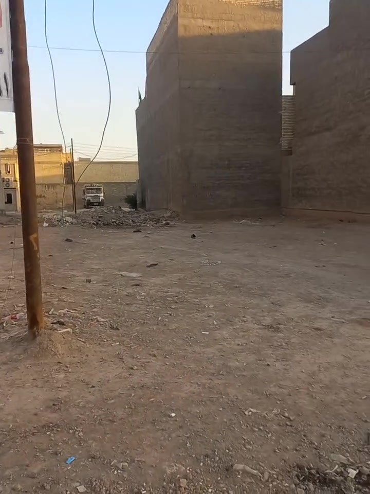 قطعة أرض طابو ملك صرف تجاريه 
المساحه ١٢٥ 
واجهه ٦ وربع نزال ٢٠ 
الرئاسه على شارع ٢٠ مباشره قبل نهاية الشارع بأربع فروع
للإستفسار ***********
