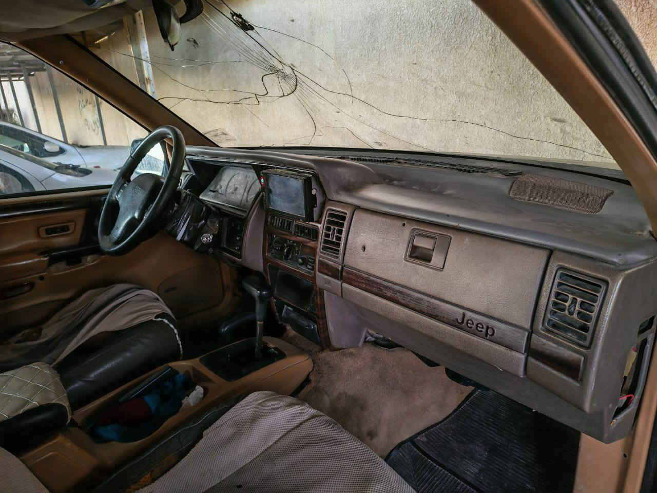 السلام عليكم جيب للبيع موديل 93 رقم واسط سعر 25 ورقة *********** ***********
