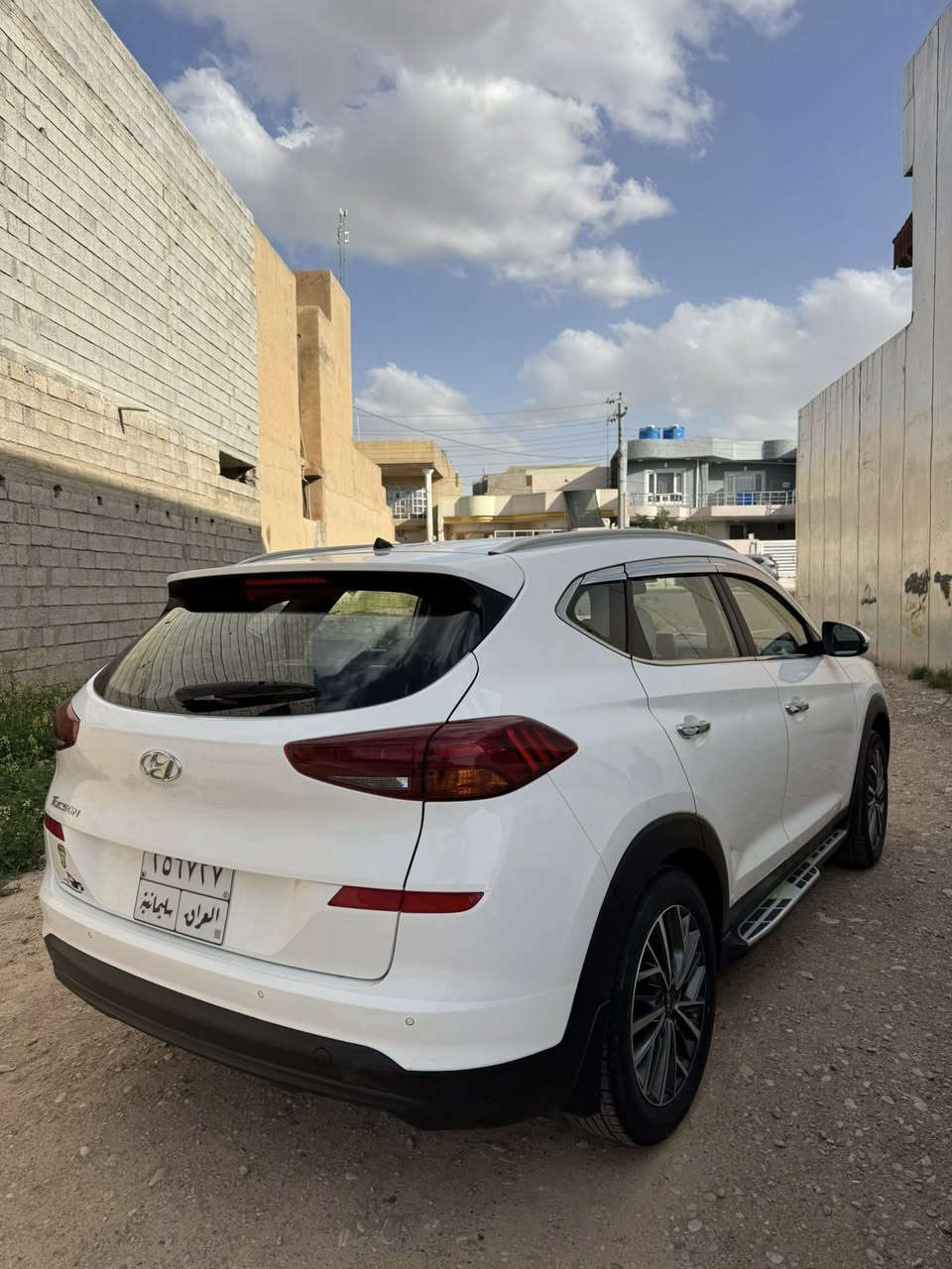 تحيه طيبه …..
للبيع هونداي توسان 2019
خليجي وارد كوري 
ماشيه 90 الف كيلو متر 
رقم سليمانيه وبأسمنا 
مواصفات(بصمه-كشن السائق كهرباء-مري شفط-شاشه ايباد-كامره-ويل كب كروم-اشاير بالمري……الخ)
السياره جديده ومكفوله ماعدا بيها حالوب خفيف جداً 
والسونار مرفق مع المنشور 
مكان السياره ديالى خانقين 
للاستفسار *********** او ***********
