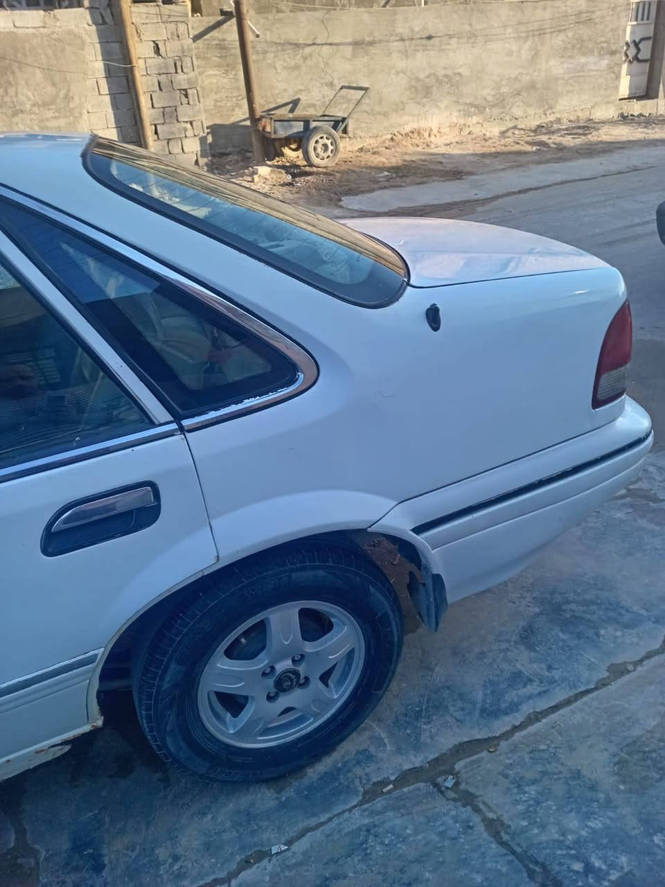 السلام عليكم  برنس فراشة للبيع موديل 96رقم بغداد سياره بسمي گير ومكينة خير من الله اوتاماتيك محرك 2000 مفتوح  مجول جديد زوج تايرات جدد سياره جاهزه السعر38 مكاني بغداد ابوغريب لاتصال علة الوتساب ***********
