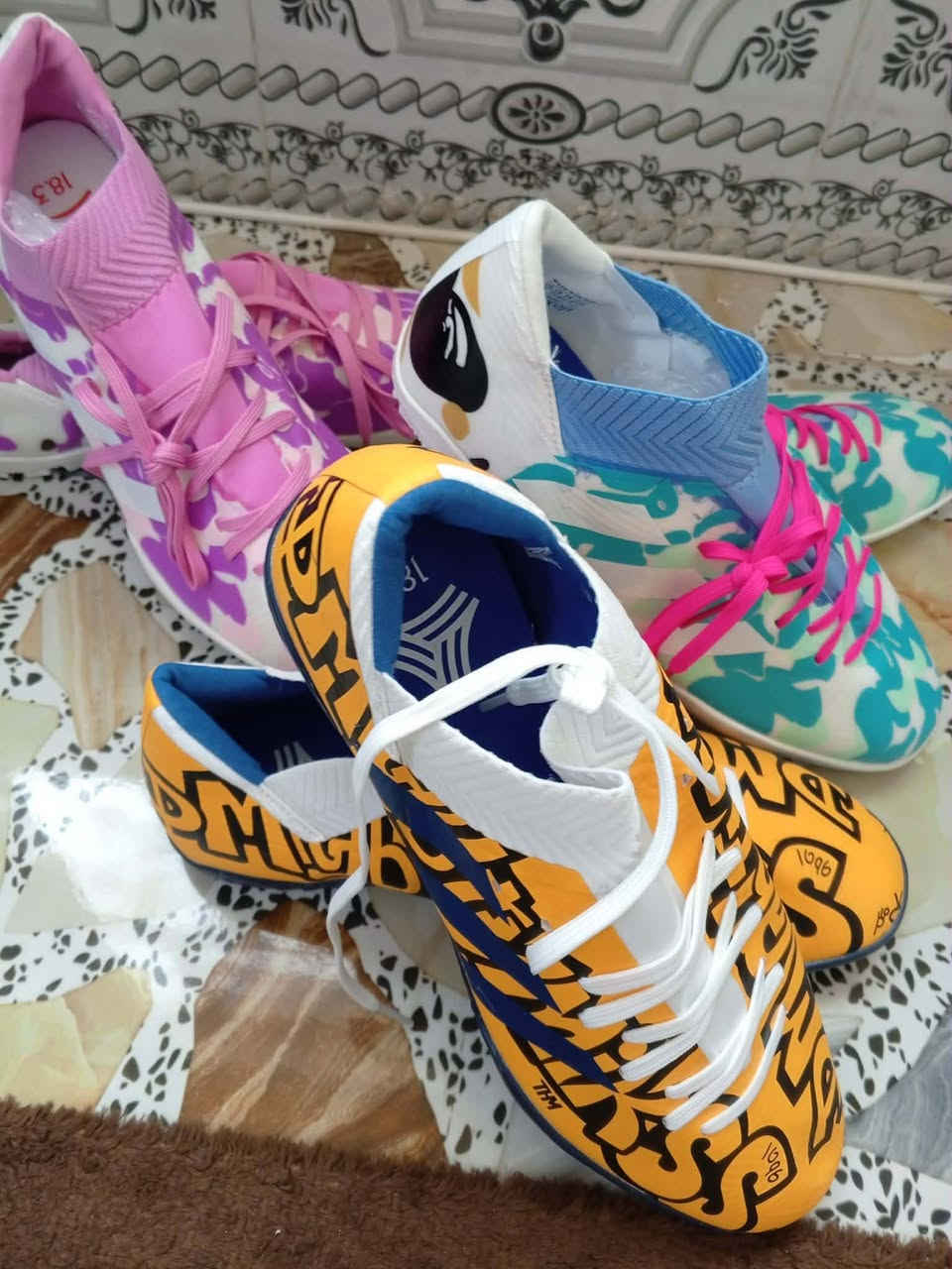 بفضل الله وصلنا حذاء مسي الاصلي وليس المقلد طرحات جديده والوان جديده للتواصل خاص او الاتصال ***********
