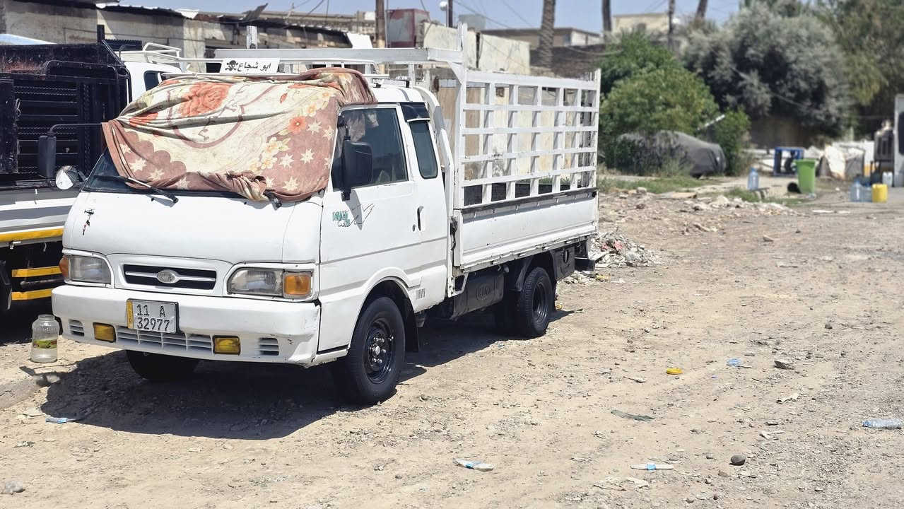 يا الله سلام عليكم 
كيه بنكو مديل 96 سياره جاهزه 
ما بيها نقص برغي 
مكينه كير اكسر خير من الله 
اكسل مال دمعه مال مسكر سياره بيها تعمير شي بصيط الجاملغات و الدعاميه صبغ تخم تاير جديد بيهن المامي مال صفحت السايق تعبان فقط كهربائيات كلها شغاله اشاير لد بك لايت لد رقم شاصي واضح كلش سنويه  لل. 28
سياره بسمي تحويل ثاني يوم  سعرها 70 وبيها مجال شي بصيط و رحمه لوالديكم الما يعرف قيمت السياره لا يلضل يعلق من كيفه 
***********

مكاني بغداد المعامل
