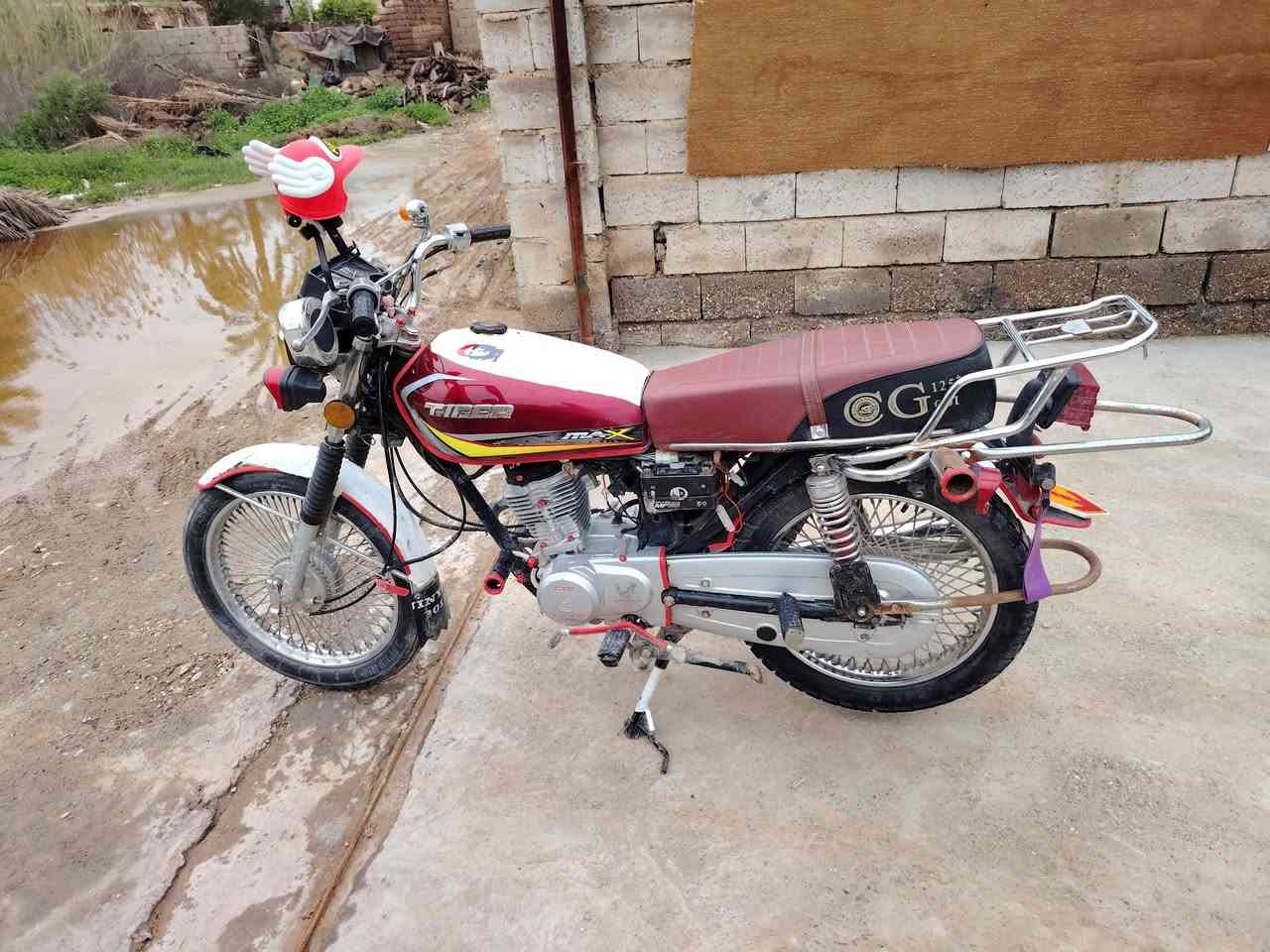 السلام عليكم ورحمة الدراجه للبيع موديل 22 الدراجه مكفوله كفاله عامه الدراجه ما مفتوحه ولا امبدل بيهه شي السعر خاص او عل رقم  ***********
