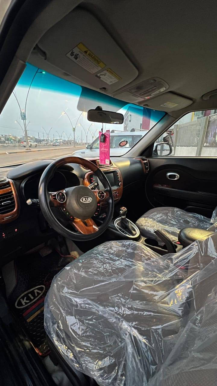 السلام عليكم
 للبيع صول
مديل 2018  
محرك 2000 
رقم بصره نكليزي
بسمي سويه ل 30
شاشه جبيره كامره
دوشمه اضيه كشنات
شراي يخابر ع رقم 
***********
