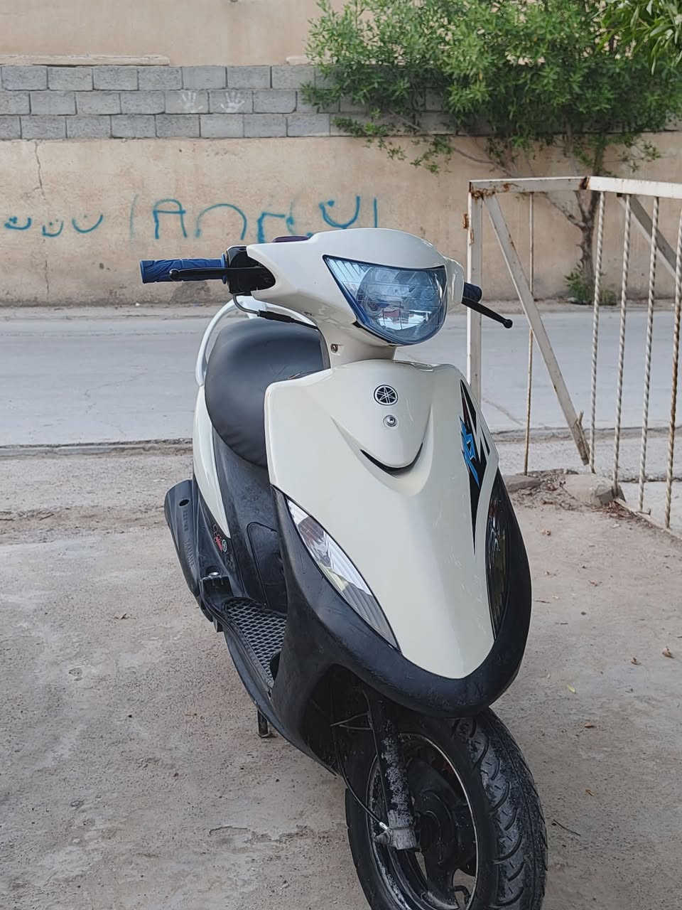 السلام عليكم دراجة ماكس عدلة للبيع كفالة عامة من كلشي نضيفة حيل شلعة معدل فول نكرة سلف بكل وكت كهربائيات كله شغالة دهن كلة امزويل السعر 750 وبيها مجال للطيبين عنوان ديالى بعقوبة بهرز للاستفسار عل رقم *********** واتساب موجود

