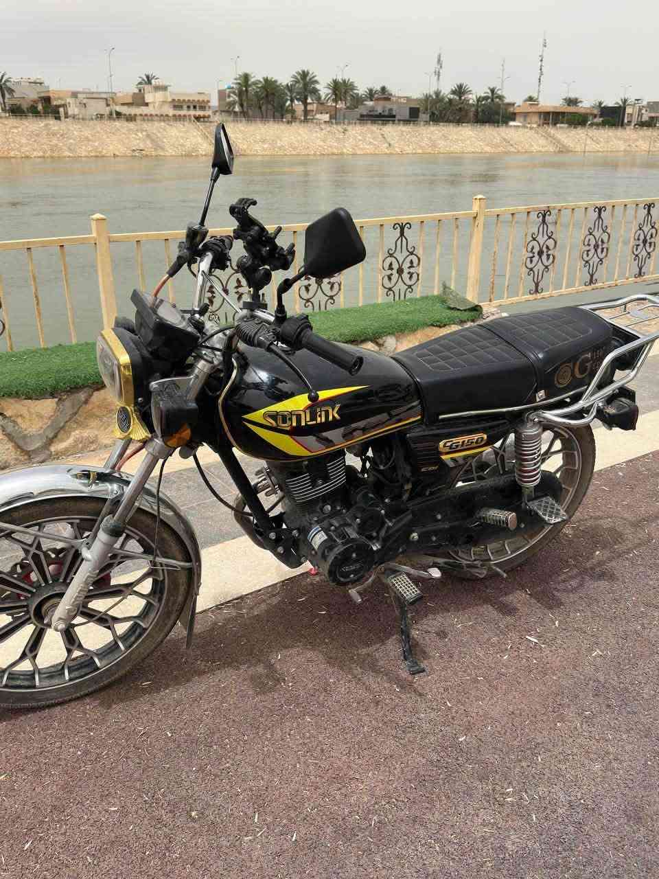 اعاده نشر بسبب الوعود الكاذبه
سيفان اسود موديل 2025مكينه 2024 200cc
سوجين وبصمه دراجه مال بيت استخدام شخصي مكاني بعقوبه الجديده تفاصيلها خاص وبيها ورقه كارتونيه صارلها تقريباً 4 اشهر من اخذتهه زيرو ماشيه 001414K
السعر 750 وبيها مجال بسيط


**إذا كنت صاحب هذا الإعلان وتريد حذفه لأي سبب، رجاءا أرسل رسالة إلى الدعم الفني**