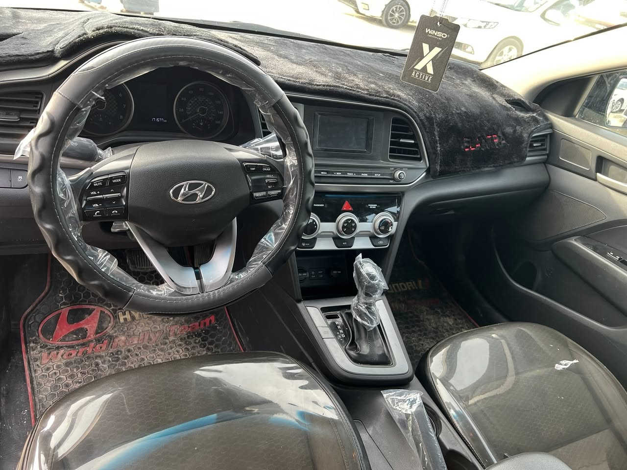 السلام عليكم/ الانترا للبيع موديل 2019 كلين بدون صبغ بيها ملاحضات خفيفه كير محرك شرط طخم صدر جديد سياره ماتصرف عليها كلشي السياره احلا من الصوره 
ترهم نقد وترهم مقدمه زينه مع الضمانات 

اتصل

‭0771 027 0722‬
