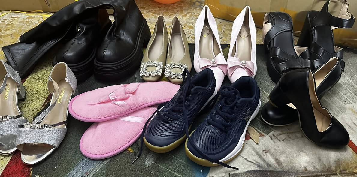 بنات امانه كلهم جددد وقياس ٣٨ و٤٠ بس الرياضي ولادي ٣٥ قياسه كلششش محتاجه توصيل اكو


**إذا كنت صاحب هذا الإعلان وتريد حذفه لأي سبب، رجاءا أرسل رسالة إلى الدعم الفني**