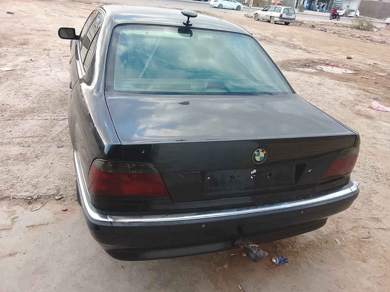 سلام عليكم سياره بم لبيع صدر جديج ومحرك وكير جديج تخم تاير جديد صبغ جماليه سعر 65وبيه مجال ***********
