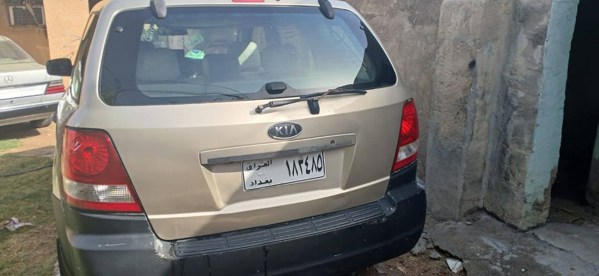 سورنتو مديل 2006 للبيع
السيارة مصبوغ حزام بدون حادث رقم بغداد صدامي تحويل ثاني مكينه وكير بطه بالصندوك كلش نضيفة وجاهزة للاخير مابيها اي نقص تاريك للبصرة شلعه بطناش اشك الكاع مكان السيارة بابل 
السعر 75 بيها مجال حك الجية 
رقم الهاتف ***********
