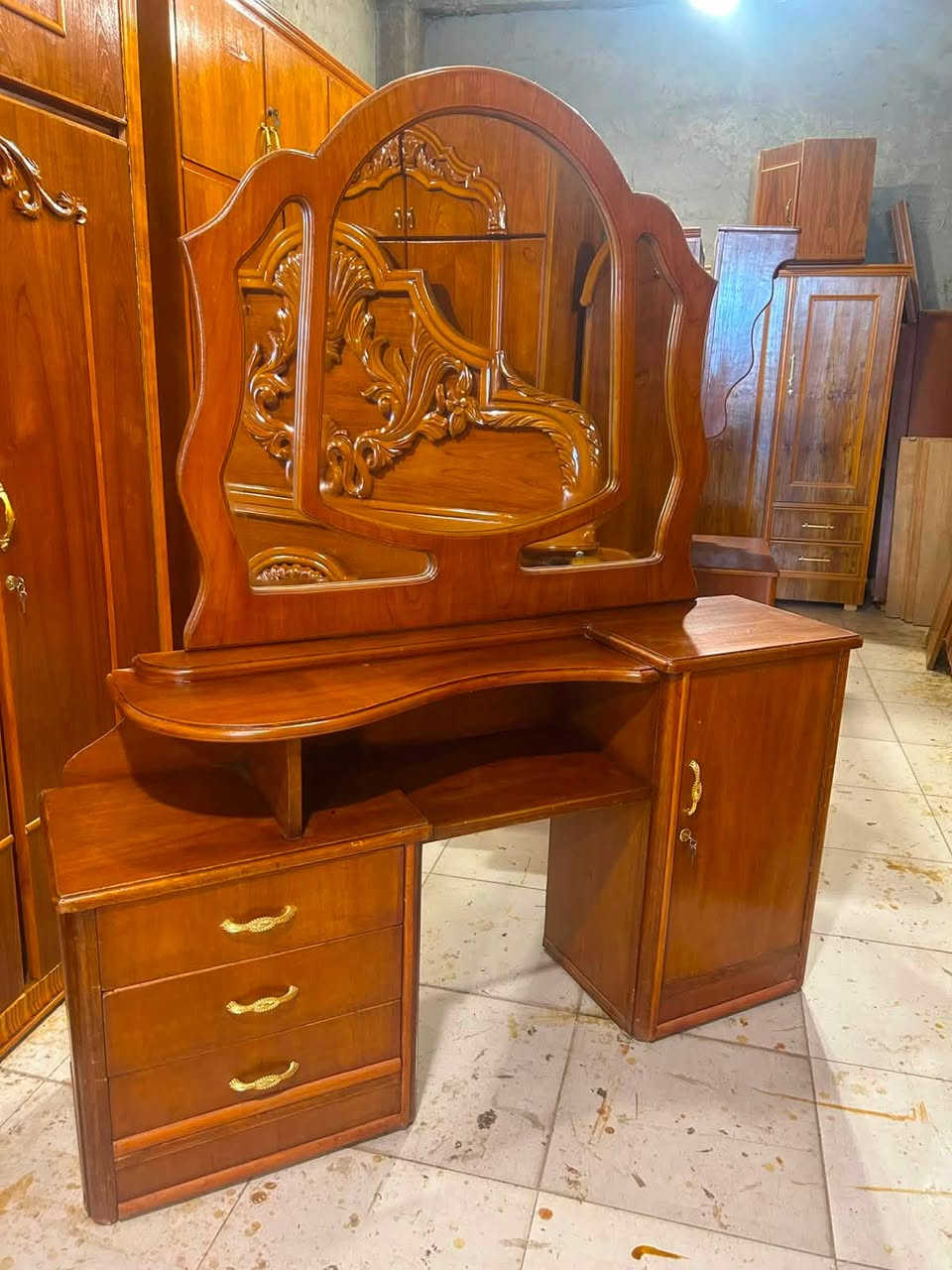 👌🏻😍غرفه للبيع  عرض خاص 750 الف🔥🔥
5 باب ملحق 🚪صاج زان  ⚜️⚜️ظهر الكنتور چمبر شغل توصي ثقيل تكمه⚜️👍🏻🔥🔥
للاستفسار الاتصال على الارقام 
اسيا 📞(***********)
كورك📞  (***********)
عنواننا موصل 
حي الحدباء سايدين الصديق معرض عمار ابو حمزه قرب كماليات سند ⭕️⭕️
مستعدون لشراء غرف النوم والكناتير الصاج 👍🏻

