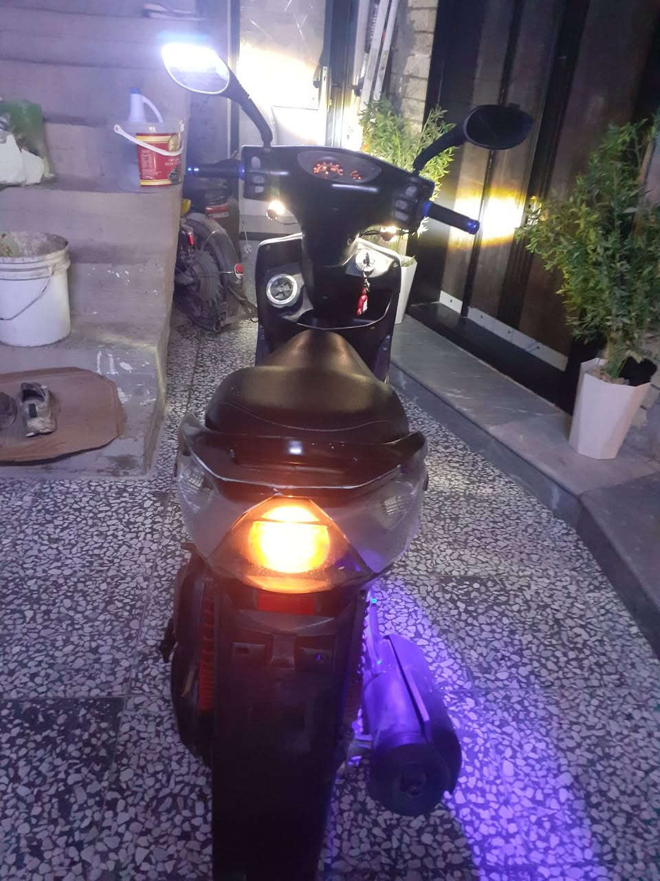 دراجه ثعلب GTR استعمال قليل نظيفه كلش 140 شلعه ومعدل شرط الفحص كدامك تاكل الشارع كهربائيات كلها شغاله وبيها تزويدات بسيطه بانزين كله محسن دهن امزويل الاصلي بلاديه مكفوله من كلشي اي استفسار واتساب موجود ***********
