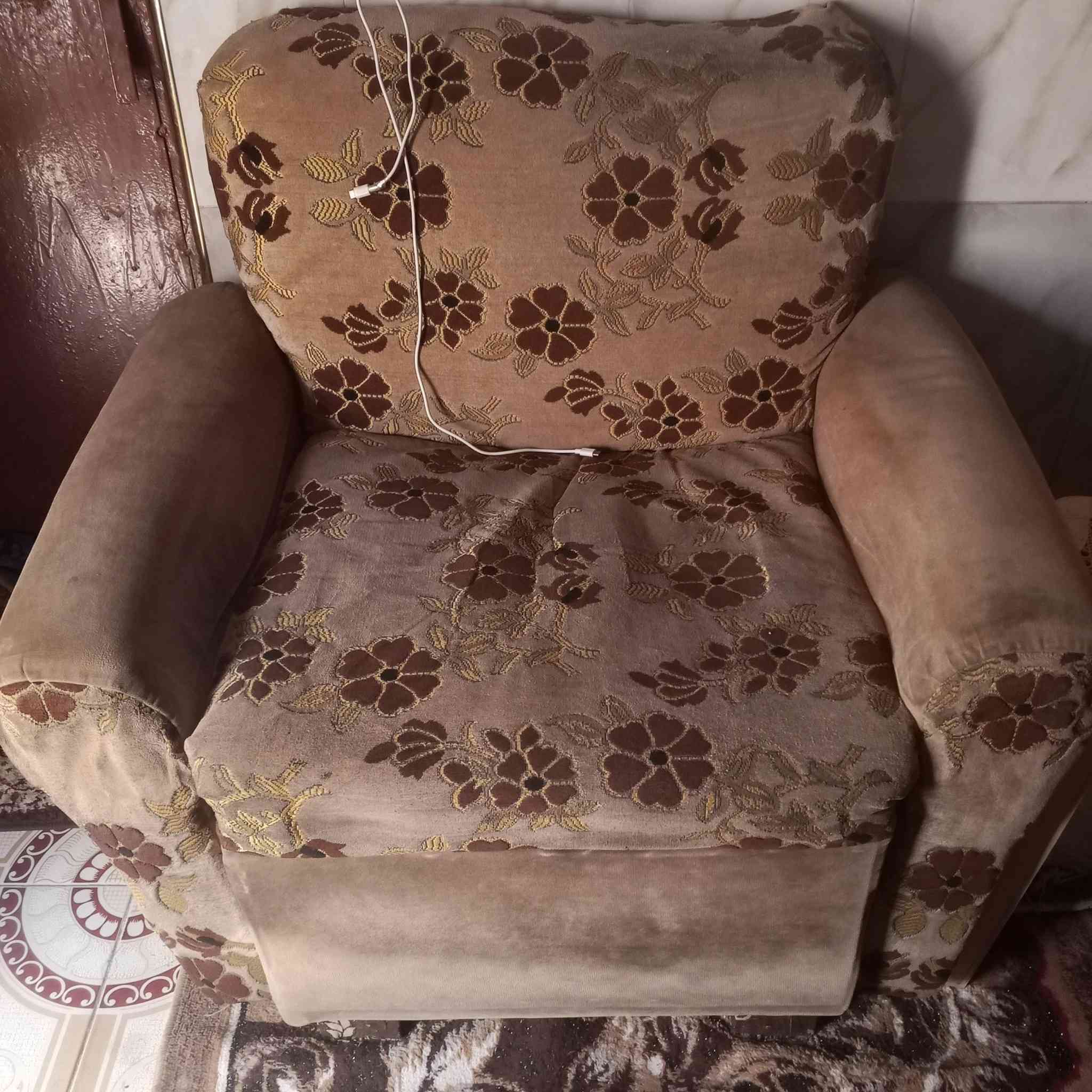 السلام عليكم تخم للبيع نضيف متكون من قنفتين كبار و اربع كراسي السعر 250 وبي مجال العنوان محاويل /ابو سديرة للتواصل على الخاص


**إذا كنت صاحب هذا الإعلان وتريد حذفه لأي سبب، رجاءا أرسل رسالة إلى الدعم الفني**