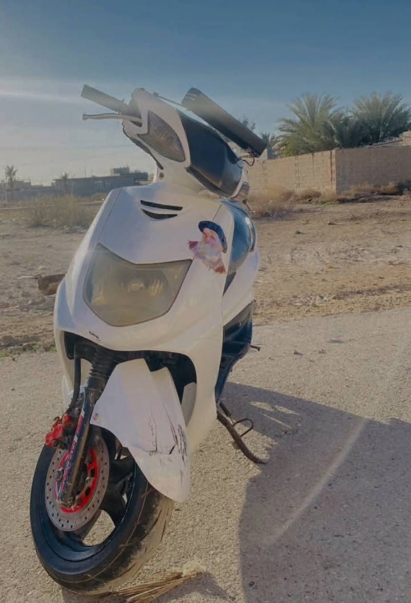 دراجة سكنس للبيع
دراجة خير من الله تصعد وتروح
دراجة نكرة مكينة خرسة شرط شلعة ومعدل 
أو مراوس شعندك نزل سعر 375 وبيهة مجال لطيبين 
مكان ديالى خان بني سعد 
***********
