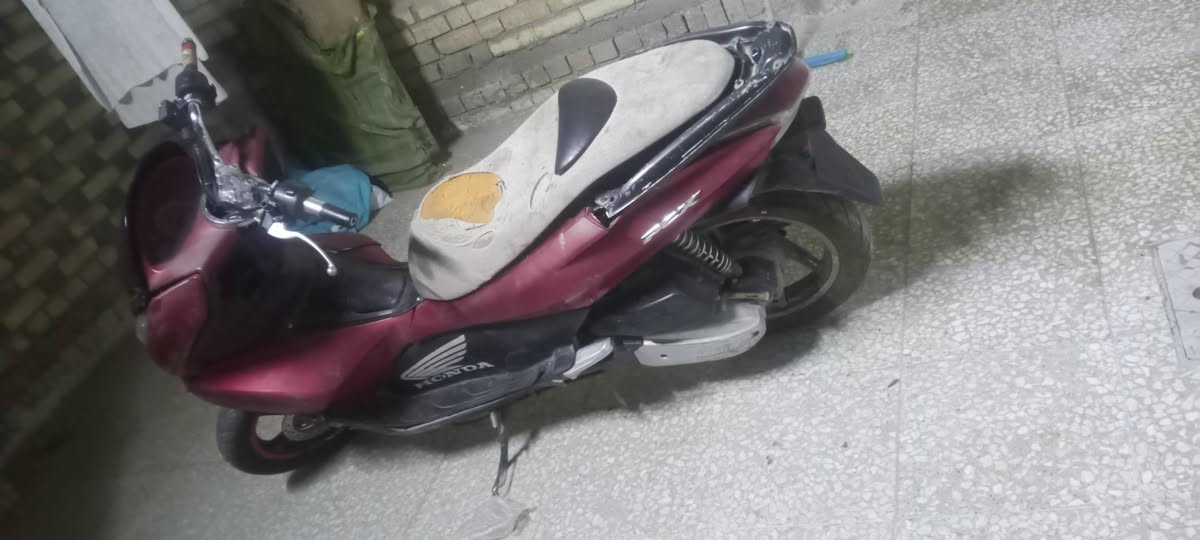 بسي اكس سعرها 450 طافيه ابيع كوم حديد مكان بغداد بلديات *********** جيل اول ياباني
