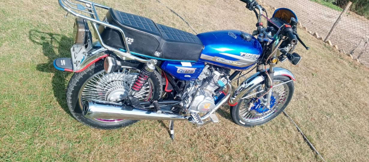 سلام عليكم شباب عدي دراجه تايكر موديل 24 مكفوله كفاله عامه وراق كامله دراجه خير من الله شلعه ومعدل نضيفه كلش حلا من صوره ولي شراي بي خير ويدلل تصل ***********
