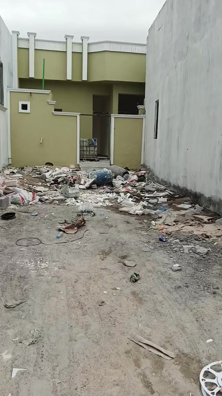 دار مساحة 100متر في جزيره اليوبى قرب مدرسة صقر والمستوصف يتكون من غرفتين وصاله ومطبخ  استقبال صحيات داخليه تواليت خارجي سعره 50بي مجال بسيط زراعي بإسم عراقي وشغل فول 
***********
