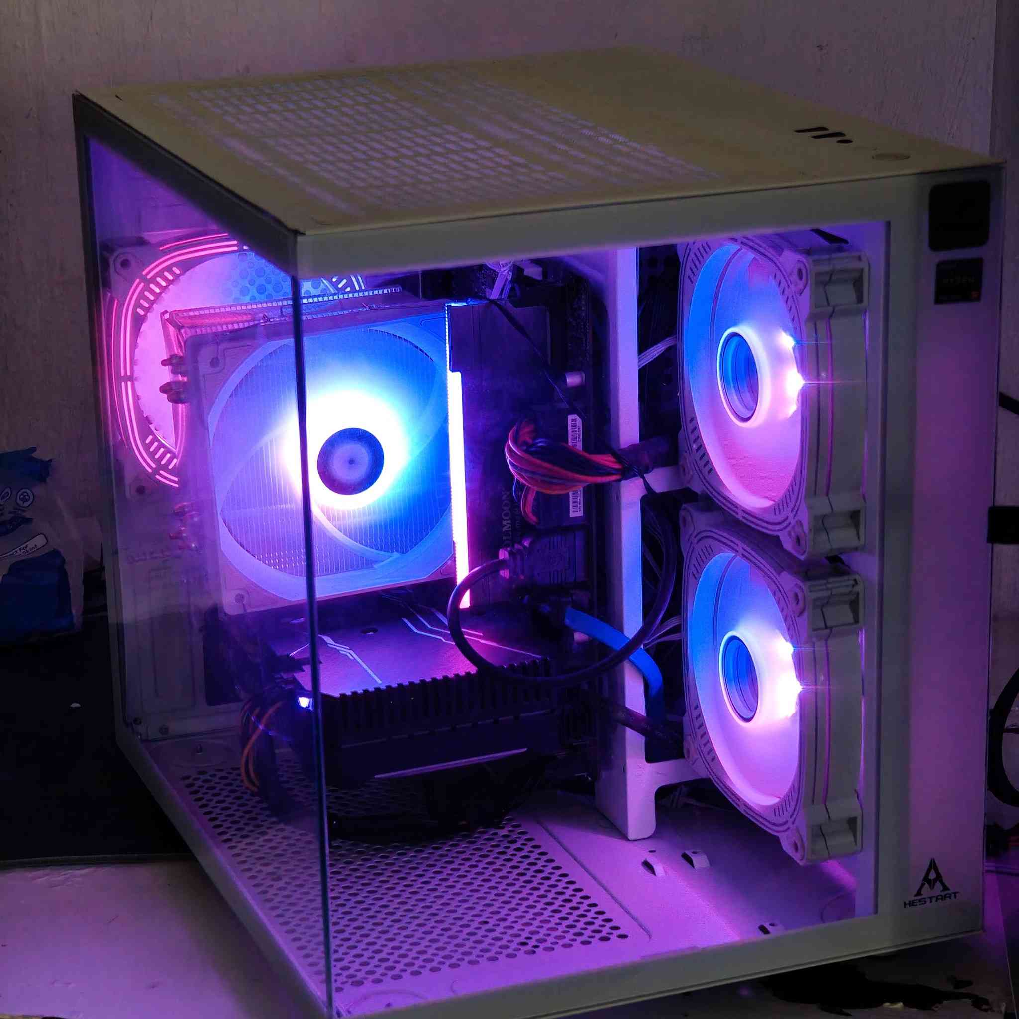 السلام عليكم
كيس كيمنك ورندرة ومونتاج للبيع 🤍
المواصفات :
💠GPU: MSI RTX 2060 6G  
💠CPU: I7 8700 6c 12thr 4.6Ghz 
معالج قوي خاصة بالرندر والكيمنك 
💠Cooler: Air cooler Thermalright 120mm
💠M.b: MSI B365m- PRO  
💠RAM: Samsung 16GB DDR4 RGB 
💠STRG: Ssd 256GB + 256GB Ssd
💠P.s: Rocket 650w RGB 
المروحة تشتغل باعلا طاقتها فيكون بيها صوت 
اما كبورسبلاي مضمون 100% بدون اي خلل
💠Case: Glass case with 3xRGB fans 
تحكم ريمونت هواي الوان هواي مودات Remont

💲السعر 655 الف مع ضمان الحاسبة اسبوع بشرط تربطها على UPS لحماية القطع من الكهرباء

بغداد مدينة الصدر قطاع 23
يوجد توصيل
 واتس ***********
 اتصال ***********
