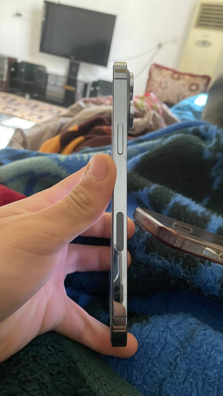 السلام عليكم اخوتي موبيل آيفون 13برو ماكس ذاكرة 256بطارية91الموبيل نضافة فول السعر 750تصل على الرقم***********
