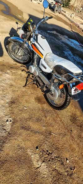 السلام عليكم
ماطور للبيع او مراوس حسب القناعه تايگر موديل 20 نصافه ونشاط فول  تجي تشغل وتفحص كلشي جدام العين السعر 350
