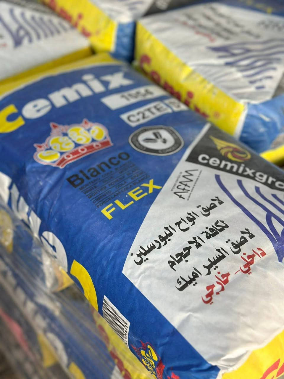 الشركة الرئيسيّة المعتمدة الموزعه لجميع المحلات (الانشائية)( السيراميك) في العراق
 شركة# موزعة للمادة الاصقة التركية🇹🇷 . اسبانية🇪🇸

#جملة_الجملة
المادة الخاصة بسيراميك والمرمر والكرانيت تستعمل المادة ارضي وجداري مقاومة للرطوبة 🔝 
وزن الكيس 20 كيلو الاسمر 
وزن الكيس 20 الابيض
وزن الكيس 10 كيلو ابيض  
يمد الكيس الواحد 3 متر مربع

الوكالات الخاصة بشركة الموزعة في العراق
‏‎‏‎الوكالات الاسبانية  الحصرية 
‏‎‏‎‏🇪🇸 ( SPANISH BLANCO )
‏‎‏‎‏🇪🇸 (Valencia) ‏
‏( Cemix Blanco ) 🇪🇸

‏‎الوكالات التركي الحصرية 
‏🇹🇷( Kalekim)
‏(YOMiX 103‎‏)🇹🇷
‏🇹🇷 (lstanbul fix)
‏( SUPER MILAN ) 🇹🇷

#ملاحظة. المادة تستعمل للجدار الملبوخ 

📩 اي سؤال او أستفسار 
الإتصال بهاتف الشركة 
‭ 0772 904 1868‬
 ارسال رسالة الماسنجر    
يوجد في الخاص 
المديرة التنفيذية لشركة 
نور الحسيني
