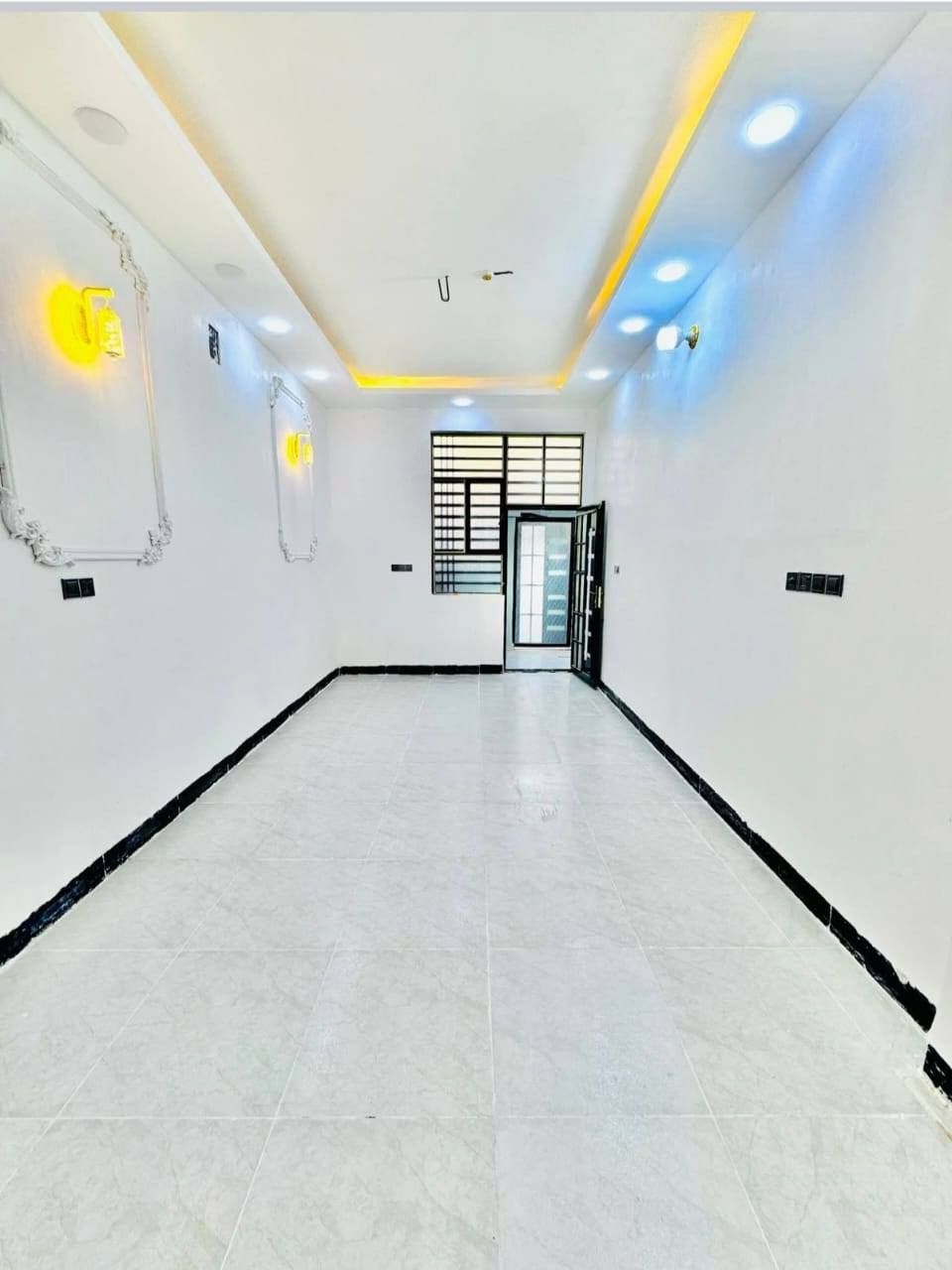 يعلن مكتب الاخوين للعقار مقابل قريةالغدير مباشر عمود ((((( 291)))))))
100 م
#طابو_زراعي***********

#نجف مقابل _قرية الغدير 
شغل جناي
شغل درجه آولى حقيقي 

اساس وسقف صب مركزي 
بناء طابوق 🧱 
غرفه وصاله وستقبال ومطبخ وصحيات داخليه وخارجيه 
بيت جاهز مفتاح 
شارع تبليط وكافت الخدمات متوافره والكيات الباب البيت النجف, العراق
