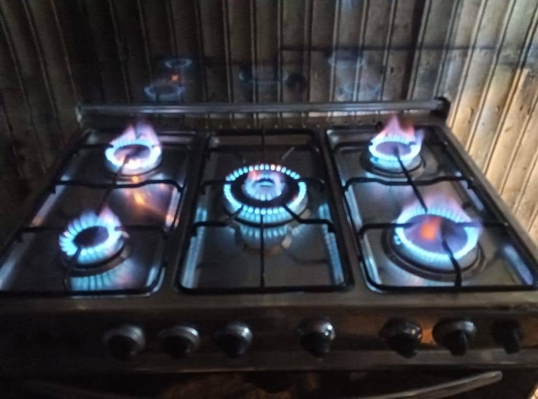 اغراض للبيع طباخ ايديال على فحص كلة شغال وبي ضمان شهر اي شي بي يرجع سعر 175غسالة على فحص كلة شغال غسل وتجفيف 25كيلو سعر 75باب عدد 2سعر الوحدة40طباخ منضدي جام لون صاج جديد كلش على فحص كلة شغال سعر 75وبيهن مجال لشراي يتصل ***********حلة حي المهندسين
