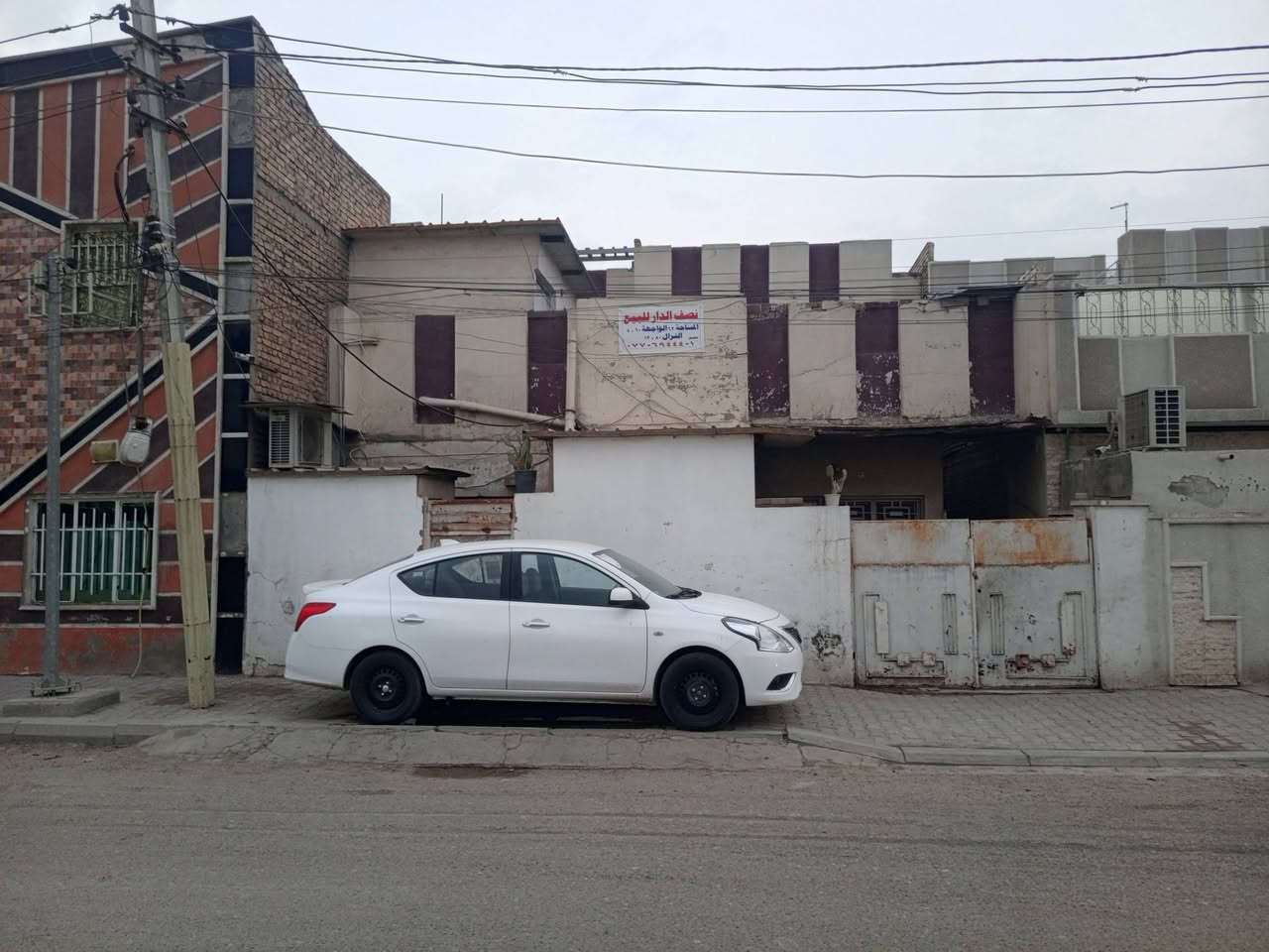 السلام عليكم
للبيع 50م
الواجه 3.5
النزال 13.85
بغداد الجديدة شارع الطاقه 
للاستفسار ***********
