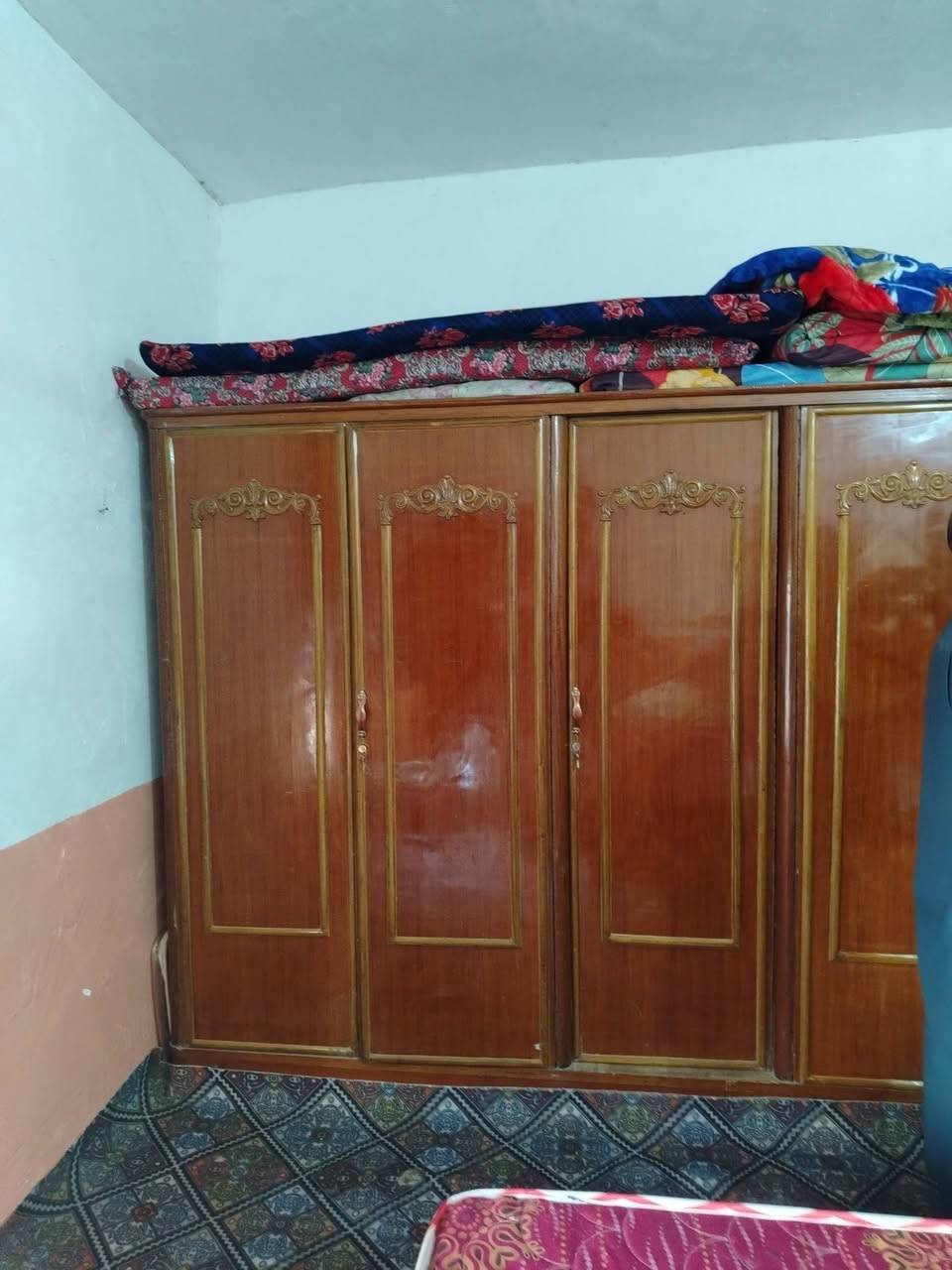 غرفه نوم كامله اخت الجديده والله العظيم نضيفه البيع مستعجل السعر خاص او ***********
