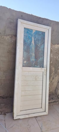 للبيع ب35وبي مجال قياس الطول 190 والعرض 76 للاستفسار 07806088284