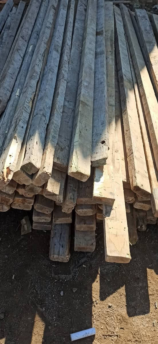 قالب خشب للبيع نظيف جدا
غالبية اطوال مكان حله ***********
